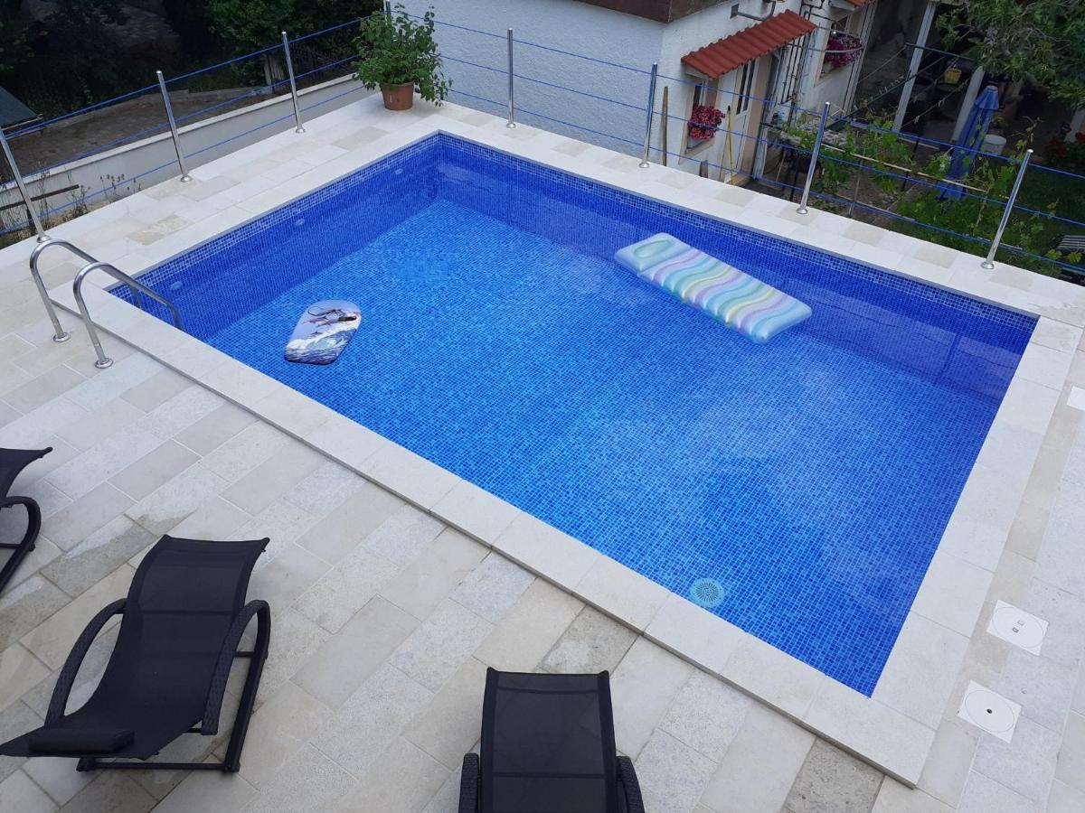 Apartment Hana With A Private Pool 马林斯卡 外观 照片